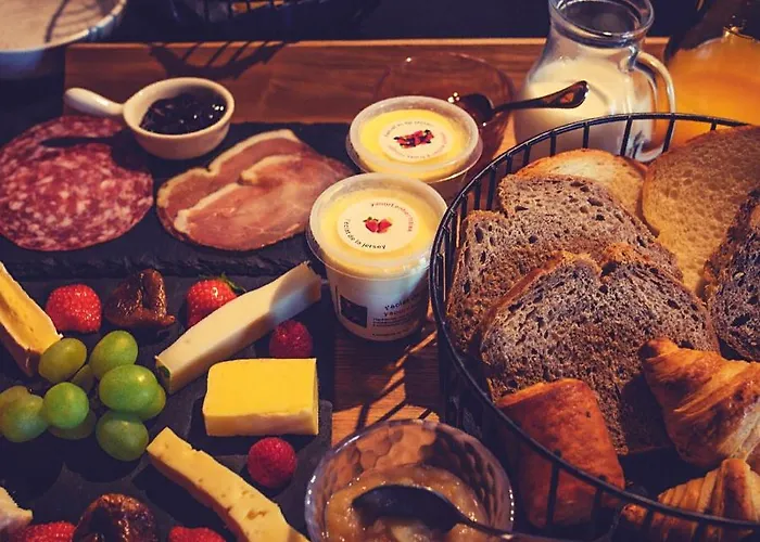 Les Monts D'aisne Couette-café 4*